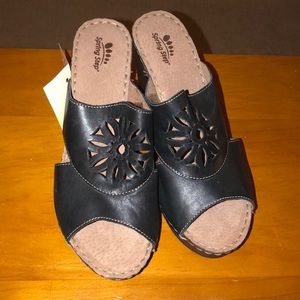 Spring Step Wedges, NWOT, size 39